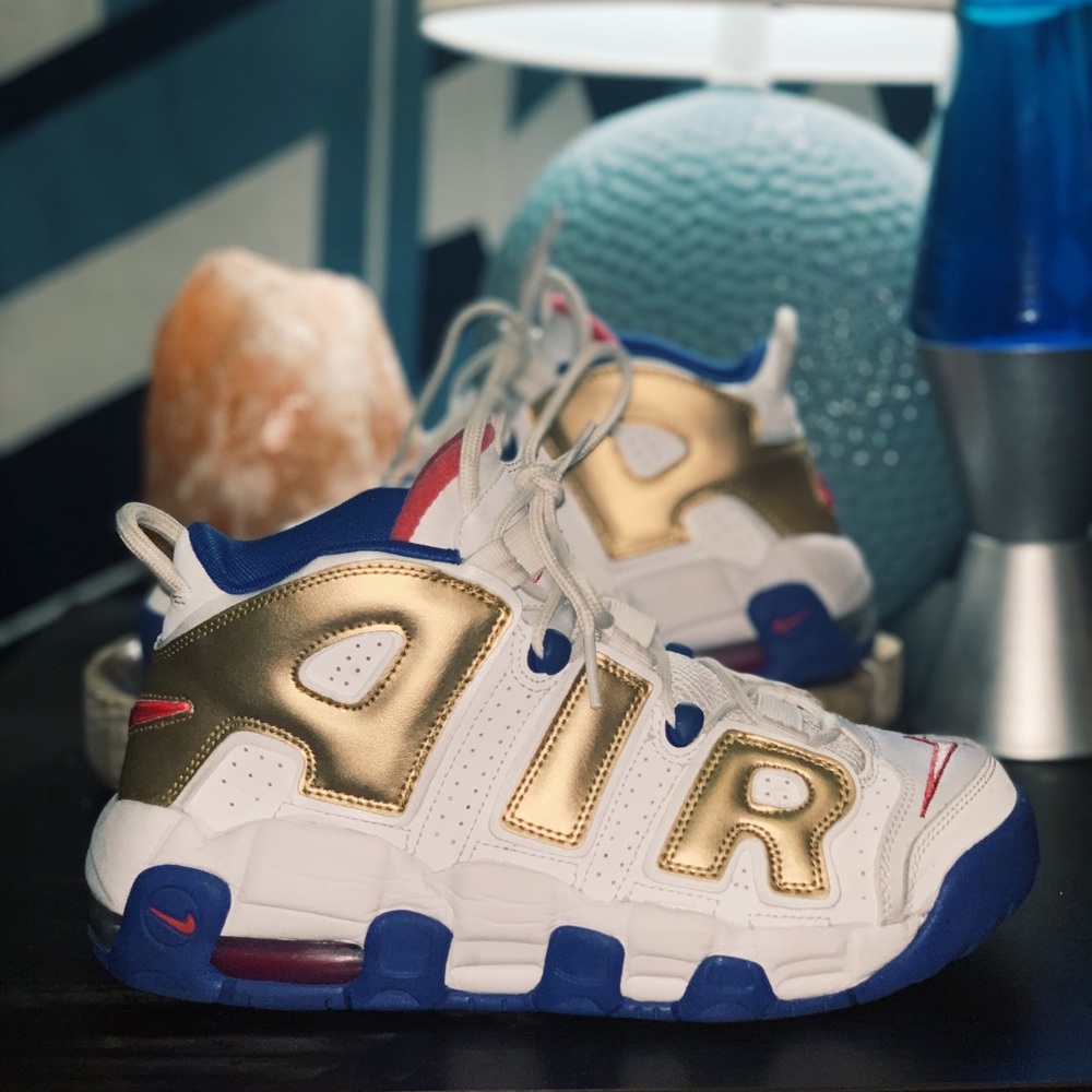 NIKE UPTEMPO